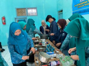 Membuat Lilin Aromaterapi dari Minyak Jelantah