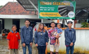 Mahasiswa KKN UPGRIS Dorong Digitalisasi UMKM Tempe dan Tahu di Desa Blaru