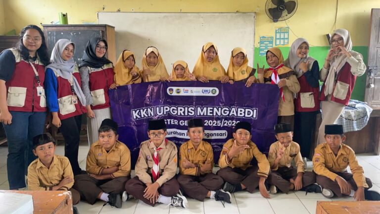 Tingkatkan Kesiapsiagaan Bencana Sejak Dini, KKN UPGRIS Kelompok 34 Gelar Sosialisasi & Simulasi Gempa Bumi